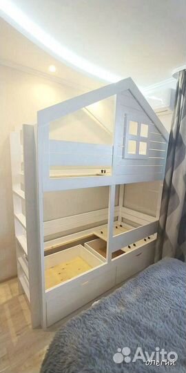 Двухъярусная кровать из массива