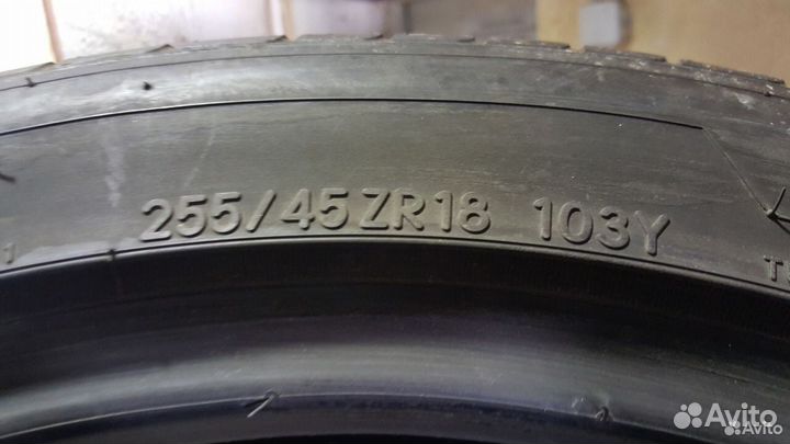 Toyo Proxes T1 Sport 255/45 R18