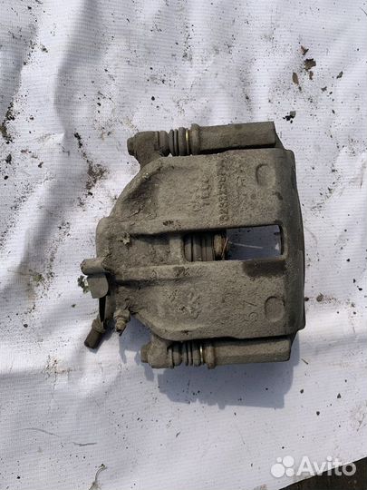 Суппорт тормозной передний правый Chery Tiggo (T11