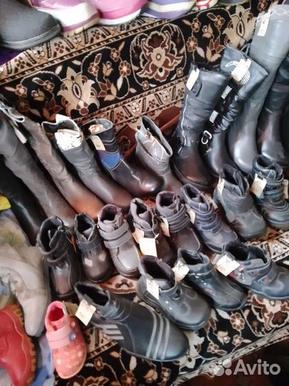 Продам детскую обувь