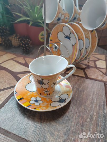 Кофейный сервиз на подставке. Неполный