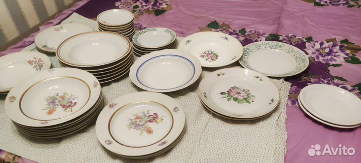 Столовый сервиз СССР,тарелки декорат.и обычные