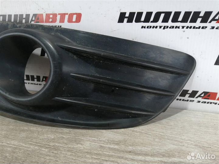 Решетка противотуманной фары левая Ситроен С4