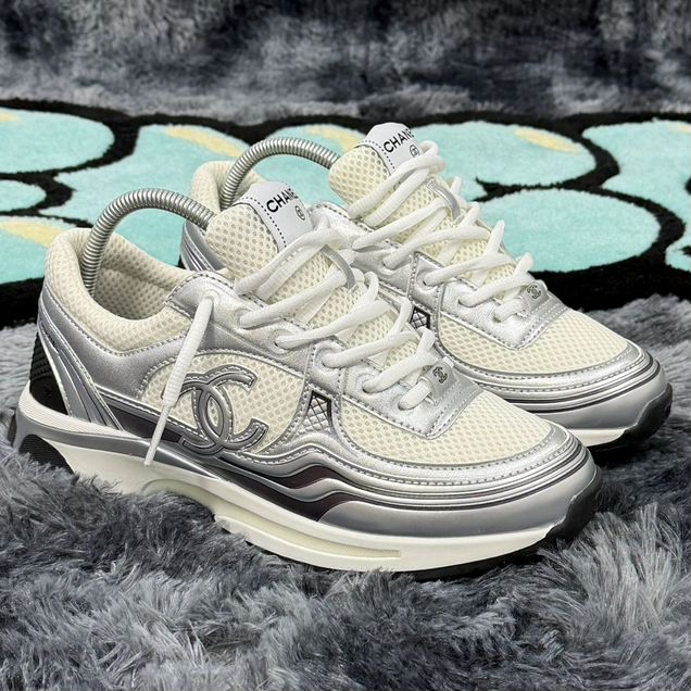 Chanel Runner silver