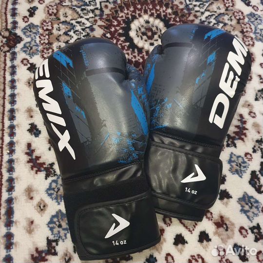 Боксерские перчатки 14 oz