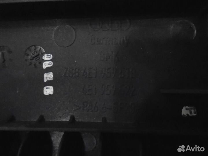 Накладка обшивки двери передней правой Audi A8 D3