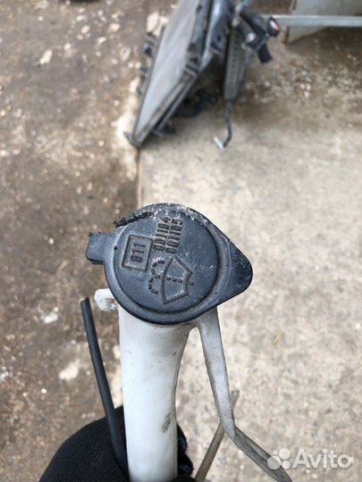 Бачок омывателя Toyota Rav4 20 2000-2005