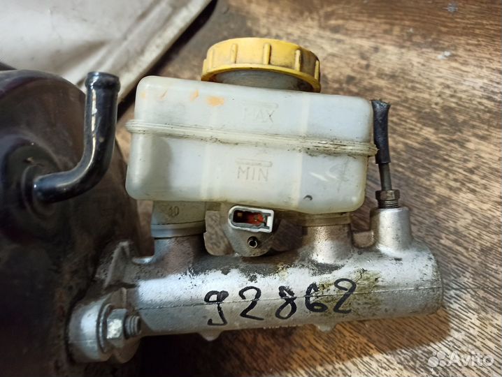 Subaru Impreza WRX STI, вакуумный цилиндр тормозов