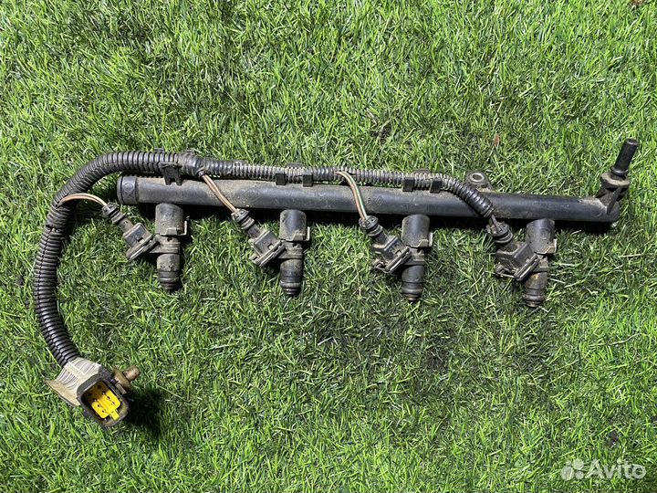 Рейка топливная (рампа) Renault Megane 3