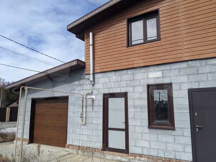 Дом 213 м² на участке 6 сот.