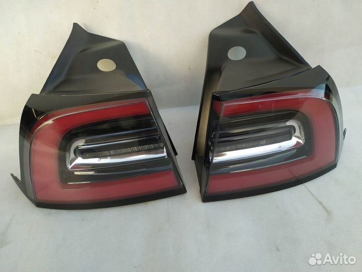 Tesla 3 / Y оригинал. красные поворотники