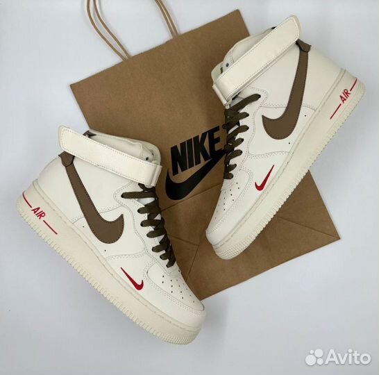 Бежевые Nike Air Force 1 High для повседневного об