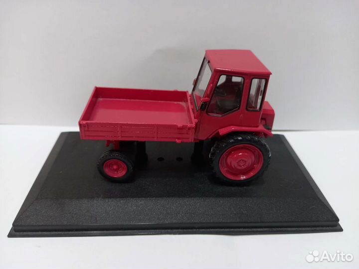 Модель трактора т-16