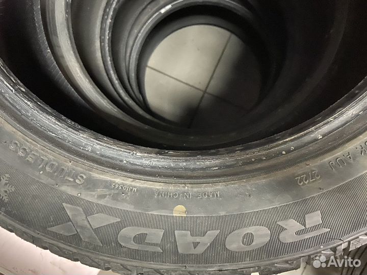 RoadX RX Frost WC01 215/55 R17 94H