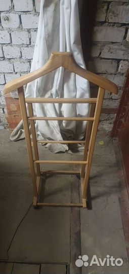 Вешалка для одежды напольная