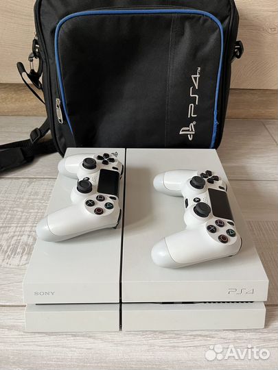 Sony PlayStation 4 + 2 геймпада White