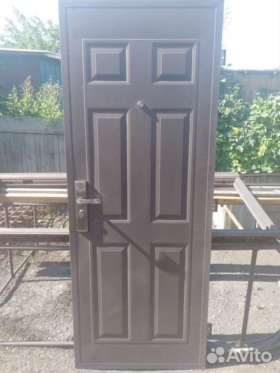 Дверь входная металлическая
