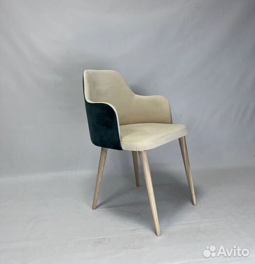 Стул мягкий современный