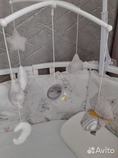 Музыкальная карусель на кроватку