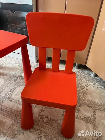 Стол и стулья из IKEA детские