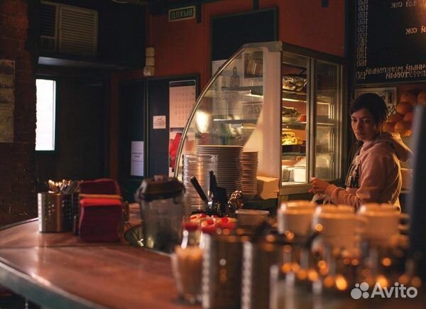 Кофейня в бц на первом этаже