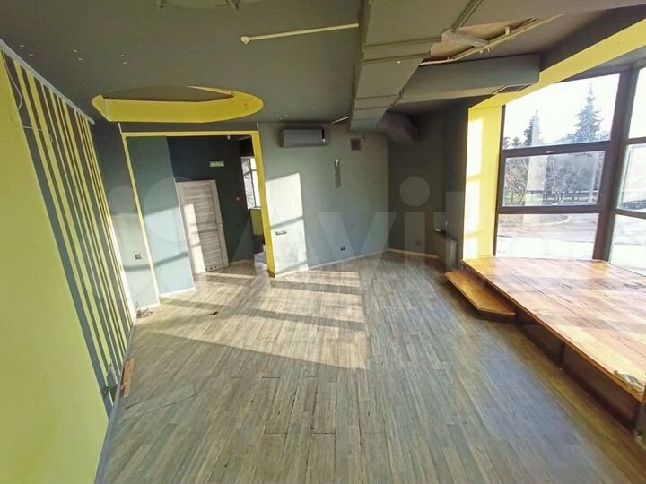 Салон Красоты, Офис, Кальянная в Камышах, 120 м²