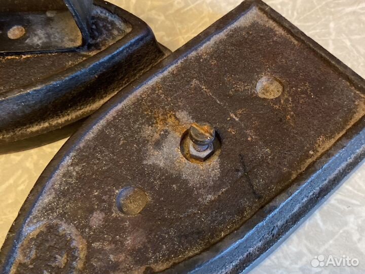 Утюг старинный со сьемной ручкой