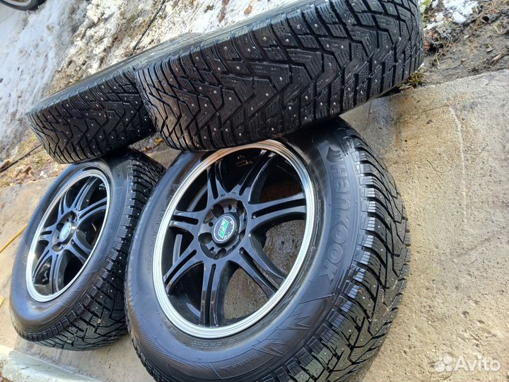 Зимние колеса 215/65/r16