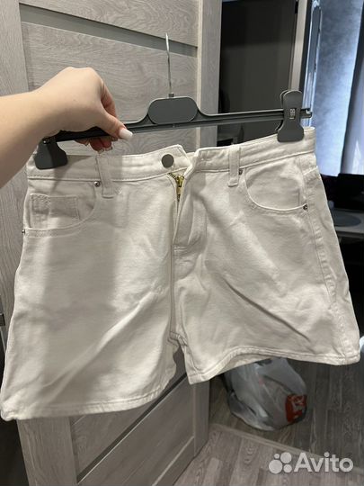 Шорты белые новые 44