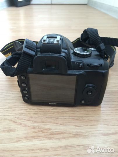 Nikon D3000 съемный объектив