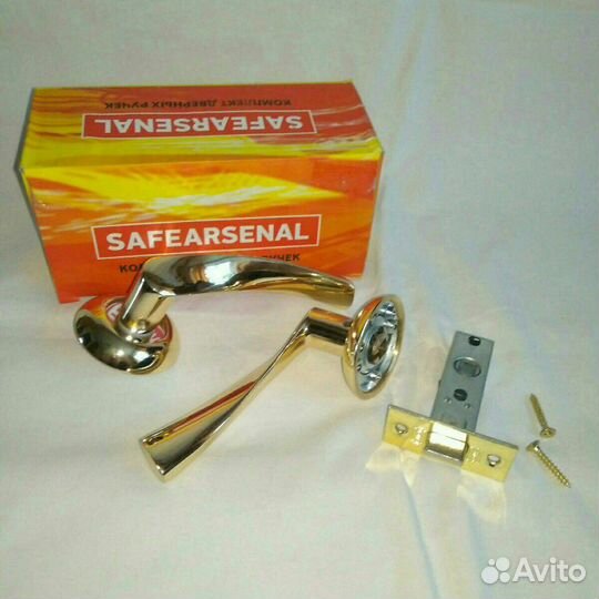 Дверные ручки набор