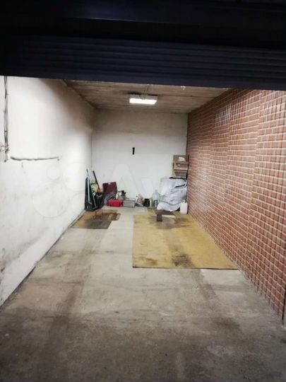 Машиноместо, 18 м²