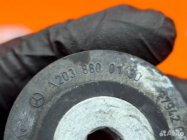 Кронштейн крепления бампера w209 CLK-class 271