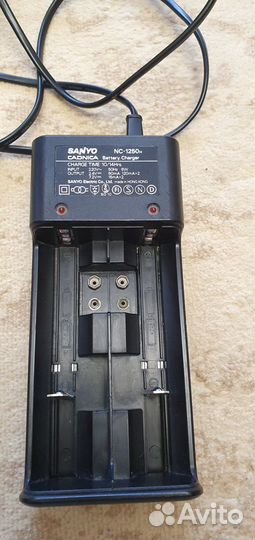 Универсальное зарядное устройство Sanyo NC-1250h