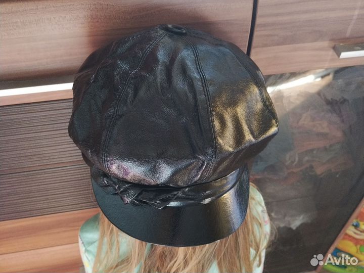 Кепка женская кожа лакированная. Новая