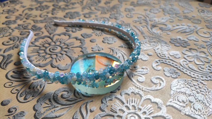 Ободок с стразами и бусинами