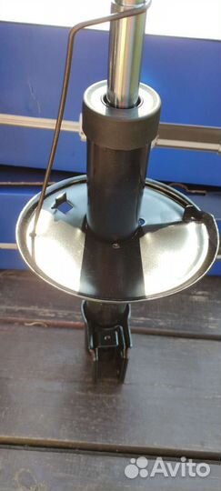 Амортизатор передний Renault logan 2005