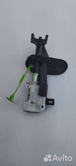 Замок лючка бензобака Volvo