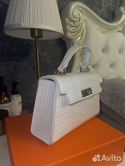 Белая сумка