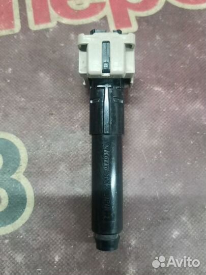 Форсунка омывателя фары Toyota Land Cruiser Prado