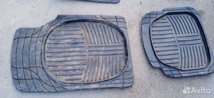 Автомобильные коврики резиновые