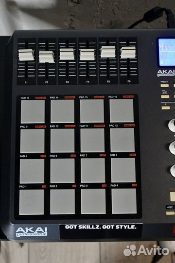Akai MPD26 – идеален midi-контроллер для битмейкин