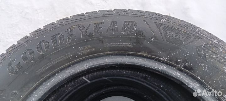 Goodyear UltraGrip Ice SUV 225/60 R17