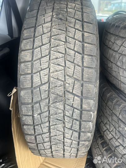 Bridgestone Blizzak DM-V1 225/65 R17