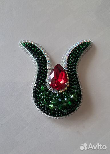 Брошь ручной работы