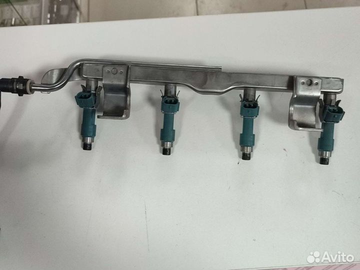 Топливная рампа Mazda 3