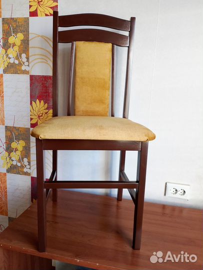 Стул деревянный