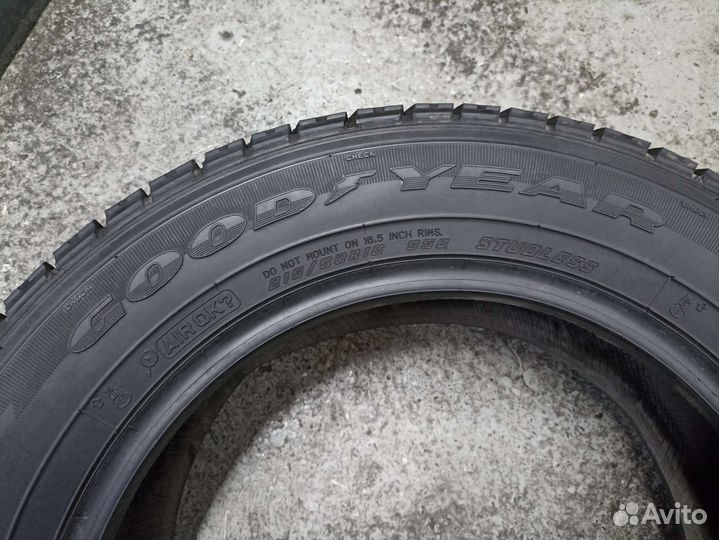 Goodyear Ice Navi 7 215/60 R16