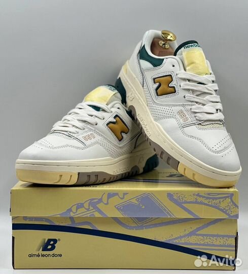 Кроссовки женские New Balance 550 люкс