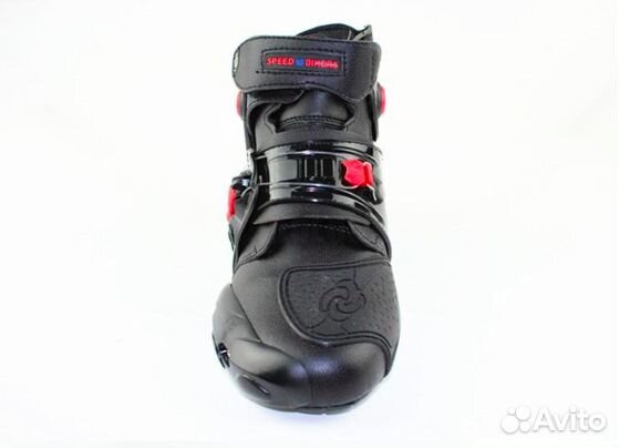 Мотоциклетные ботинки